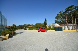 Tempat parkir