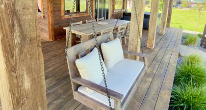 BRIDGER VIEW -KABIN W 360 -DEGREE MOUNTAIN VIEWS