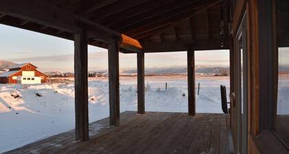 BRIDGER VIEW CABIN WITH 360 DEGREE MOUNTAIN VIEWS