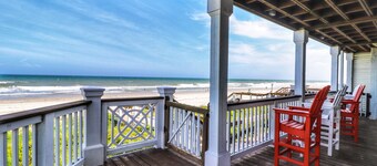 Beachfront oasis with unbeatable views. Just steps to the beach or town!