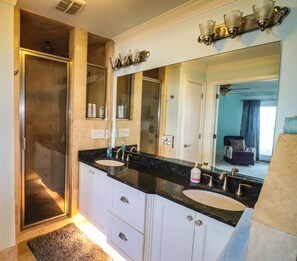 Bañera, bañera de hidromasaje y secador de pelo