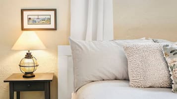 2 chambres, bureau, fer et planche à repasser, lit parapluie