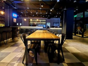 Bữa sáng buffet hàng ngày (9 USD/mỗi người)