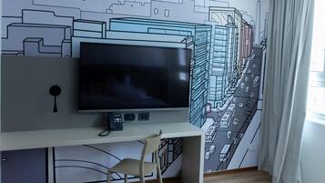 Standard Room, 2 Twin Beds | Hypo-allergenic bedding, in-room safe, laptop workspace, free WiFi