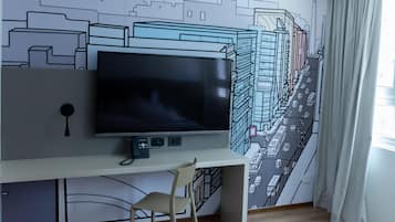 Standard Room, 2 Single Beds | Hypo-allergenic bedding, in-room safe, laptop workspace, free WiFi