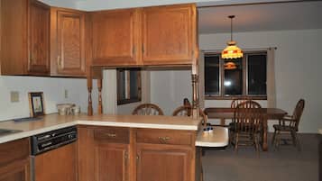 Frigorífic, microones, forn i placa de cuina