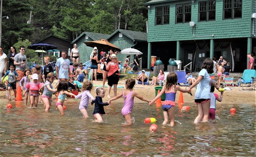 Eagles bloße Unterkunft, perfekt für zwei Personen - gegenüber dem Outlet Pond
