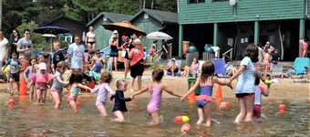 Eagles bloße Unterkunft, perfekt für zwei Personen - gegenüber dem Outlet Pond