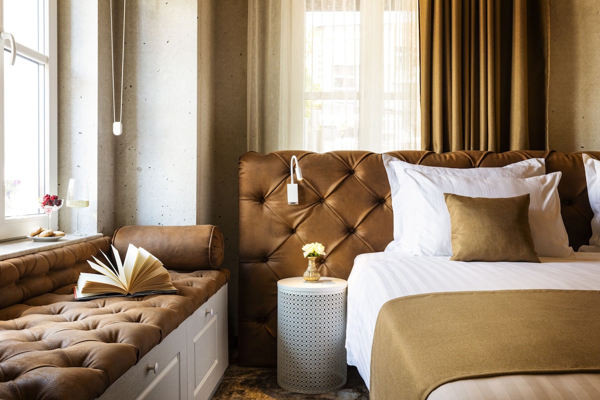 premium room | hypo-allergenic bedding, minibar, in-room safe, individually decorated
