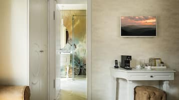 Hypo-allergenic bedding, minibar, in-room safe, individually decorated