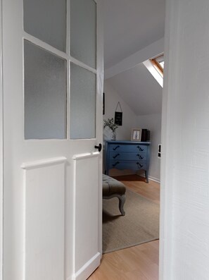 Interior - Cosy apartment in the heart of Champagne near cellars, Epernay. (Ay)