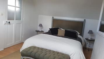 1 bedroom, iron/ironing board, travel cot, free WiFi
