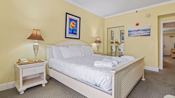 Apartment, 1 King Bed with Sofa bed | 1 bedroom, individually decorated, individually furnished, bed sheets