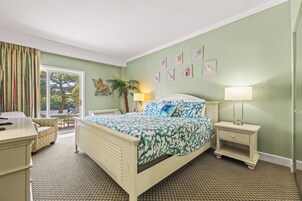 Apartment, 1 King Bed with Sofa bed | 1 bedroom, individually decorated, individually furnished, bed sheets