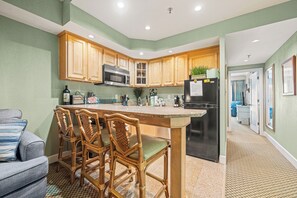 公寓, 1 张特大床和 1 张沙发床 | 私人厨房 | 大冰箱、微波炉、炉灶、洗碗机