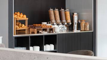 Daily full breakfast (GBP 15 per person)