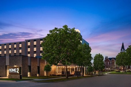 Exterior. Home2 Suites by Hilton Des Moines at Drake University