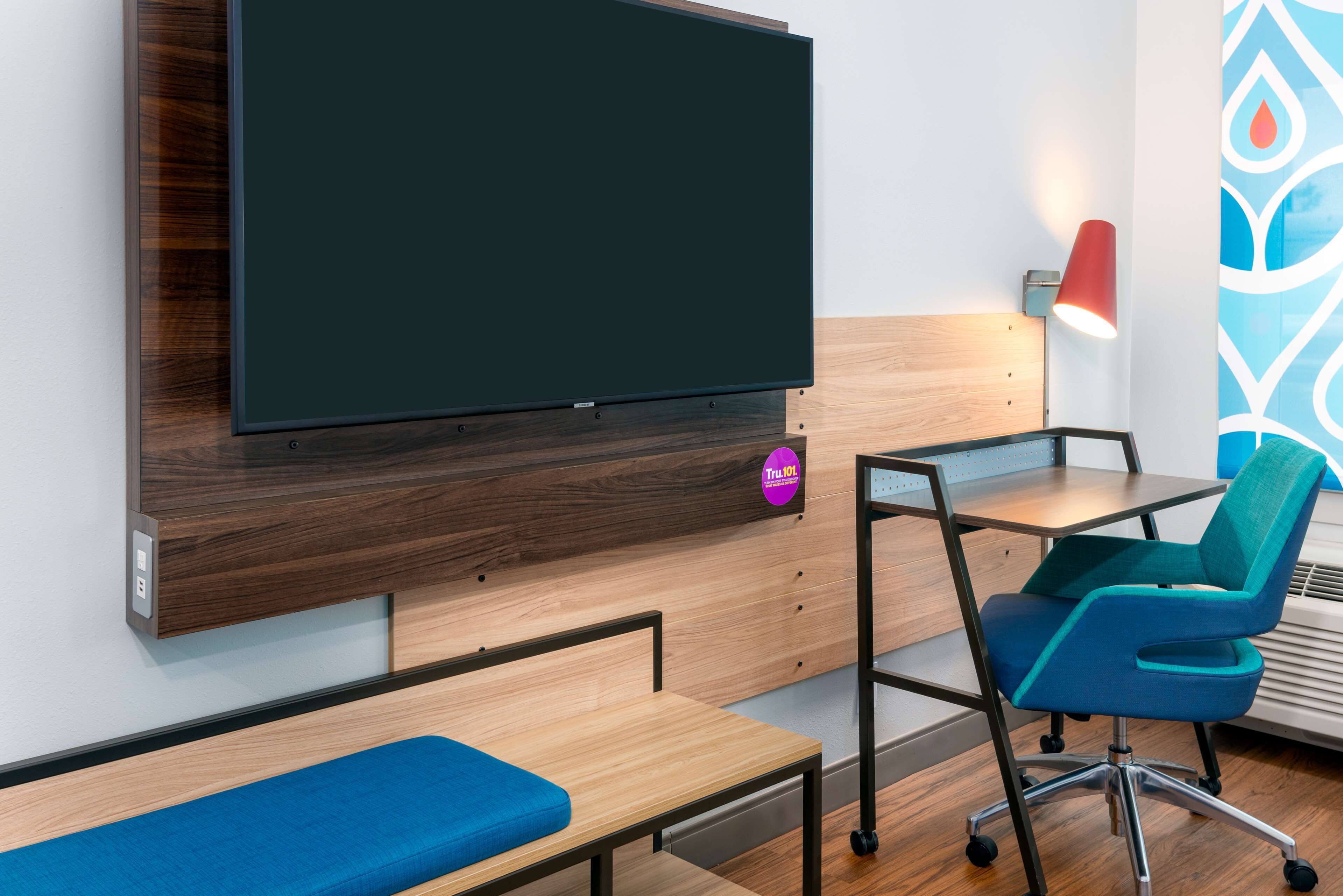 room, 1 king bed, accessible, bathtub | desk, free wifi, bed sheets