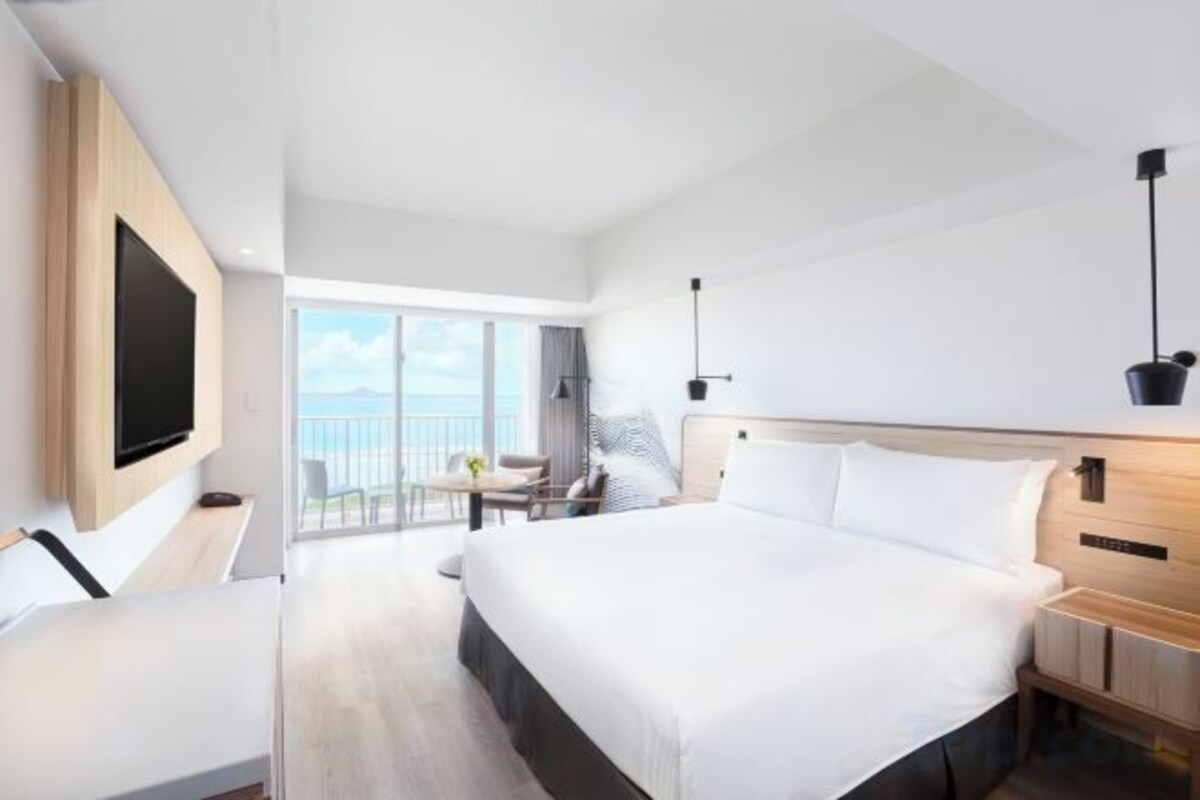 King Guest Room Ocean View