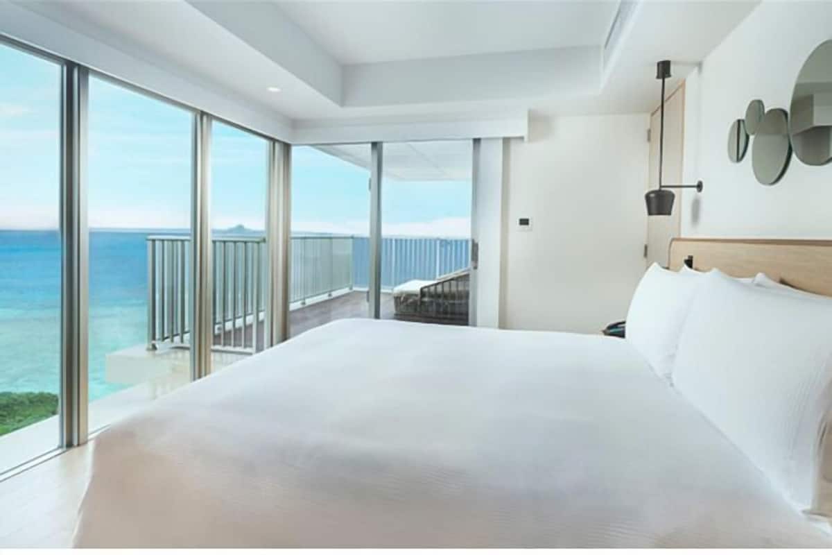 In-room safe, desk, laptop workspace, blackout curtains