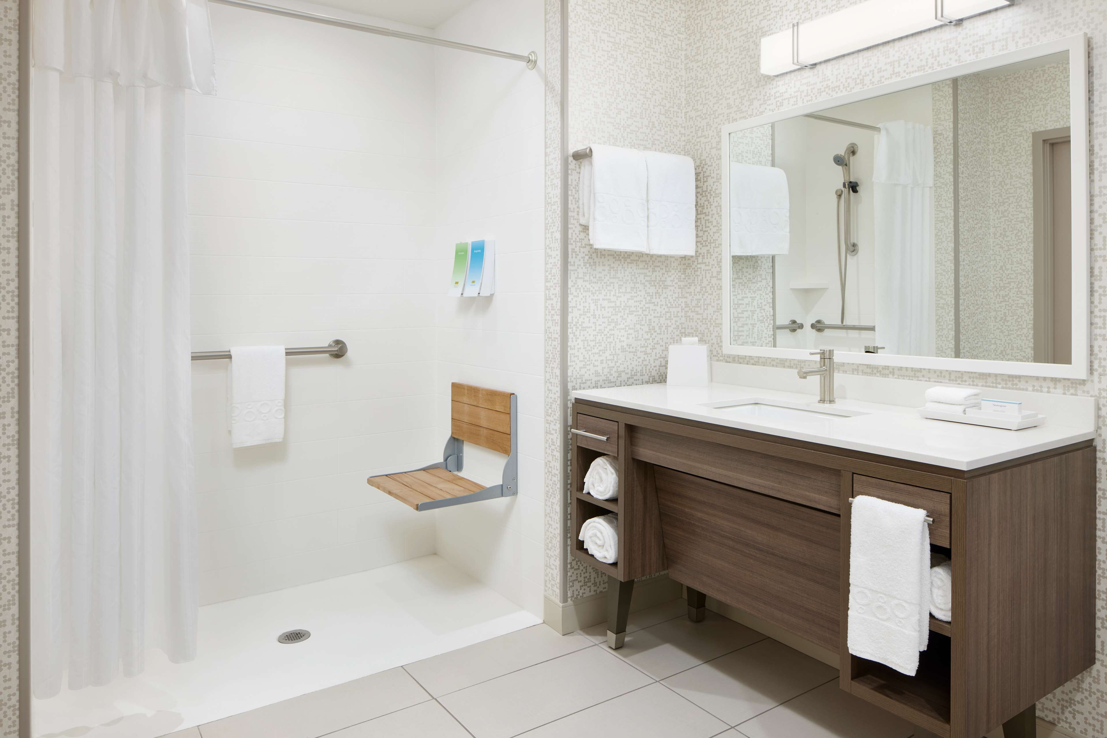 suite, 1 bedroom, accessible (mobility & hearing, roll-in shower) | bathroom shower