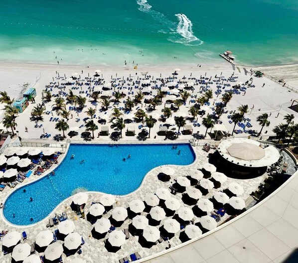 전용 해변, 백사장, 일광욕 의자, 비치 파라솔