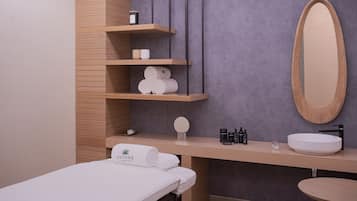 Couples treatment rooms, sauna, steam room, deep-tissue massages