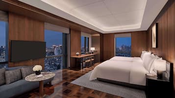 Premium bedding, free minibar, in-room safe, individually decorated