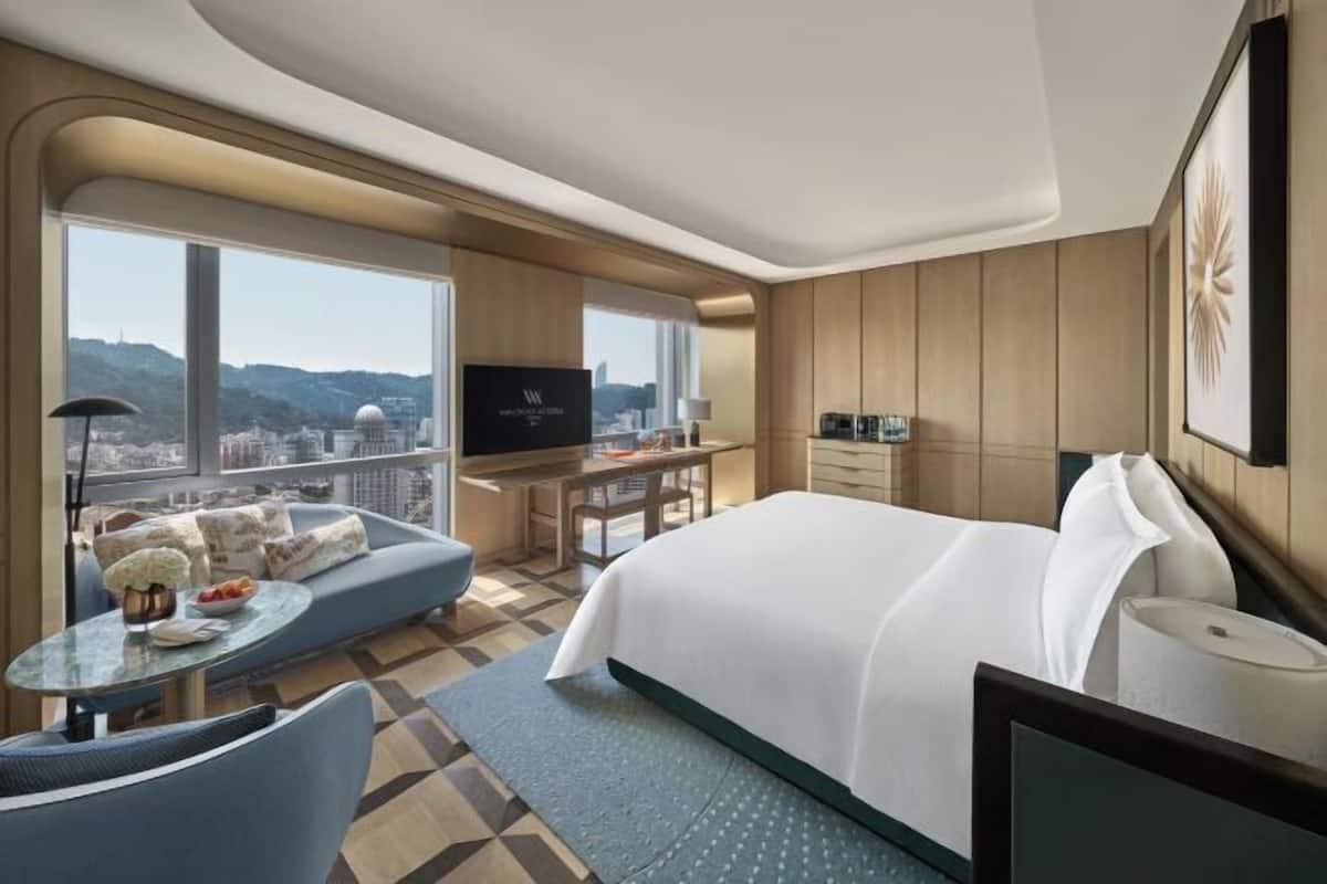 Premium bedding, free minibar, in-room safe, individually decorated