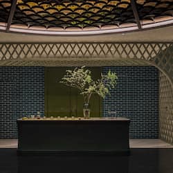5 restaurants, breakfast served