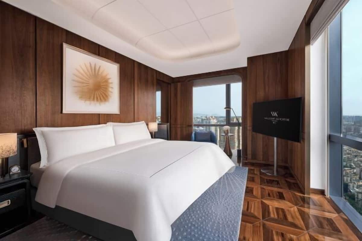 Premium bedding, free minibar, in-room safe, individually decorated
