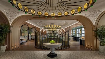 5 restaurantes; se sirven desayunos, almuerzos, cenas y brunches