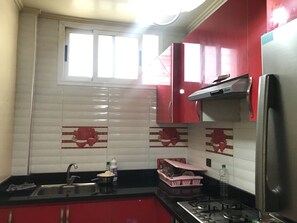 Lavavajillas y utensilios de cocina 