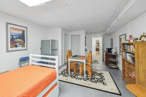 3 chambres, fer et planche à repasser, Wi-Fi gratuit, draps fournis