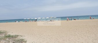 Apartment 50m from the sandy beach with communal pool in Denia, km 3