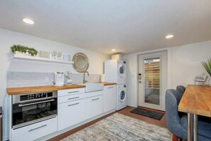 Fridge, microwave, dishwasher, coffee/tea maker