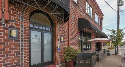 Grand éclectique 1 BR au-dessus du restaurant à 15 min de PDX