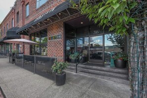 Exterior detail - Large eclectic 1 BR above restaurant 15 min to PDX (Camas)
