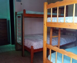 Family Room (Numero 1,2 e 4) | Iron/ironing board, free WiFi - Pousada Vem Verao (Cidreira)