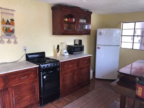 冷蔵庫、電子レンジ、オーブン、食器洗い機