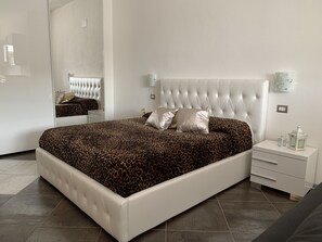 1 bedroom, WiFi, bed sheets - The residences of the sea (La caletta)