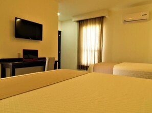 Desk, soundproofing, free WiFi, bed sheets - Casa Blanca Hotel (Jalpan de Serra)