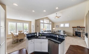 Interior - 2 BLOCKS to BEACH!! 3 bedroom FAMILY & DOG- FRIENDLY w/FENCE! Close to Pelican!  (Pacific City)