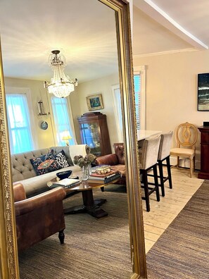 Smart TV, fireplace, video games, DVD player - Luxury at the Shore…Newly Renovated Beach House for the Entire Family (Ocean Grove)