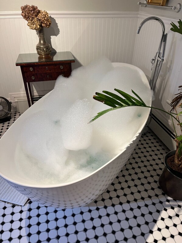 Combined shower/bathtub, hair dryer, towels, soap - Luxury at the Shore…Newly Renovated Beach House for the Entire Family (Ocean Grove)