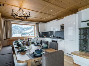 Dining - Spacious Holiday Home in Wald im Pinzgau With Sauna (Wald im Pinzgau)