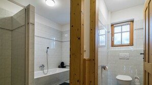 House | Bathroom - Spacious Holiday Home in Wald im Pinzgau With Sauna (Wald im Pinzgau)
