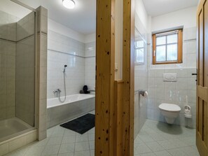 House | Bathroom - Spacious Holiday Home in Wald im Pinzgau With Sauna (Wald im Pinzgau)