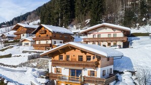 Exterior - Spacious Holiday Home in Wald im Pinzgau With Sauna (Wald im Pinzgau)