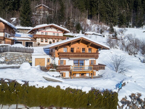 Exterior - Spacious Holiday Home in Wald im Pinzgau With Sauna (Wald im Pinzgau)